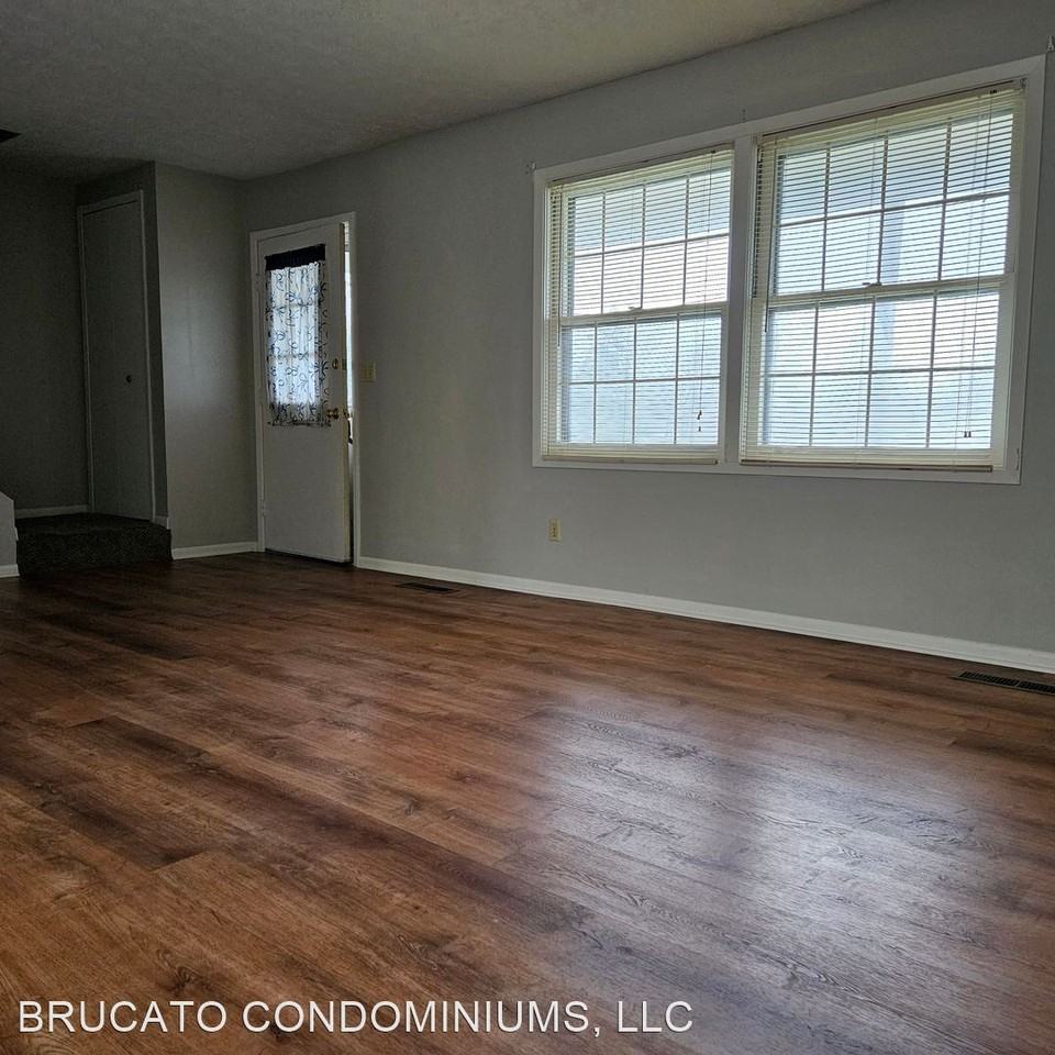 1252 Colonial Dr - Photo 2 of 22