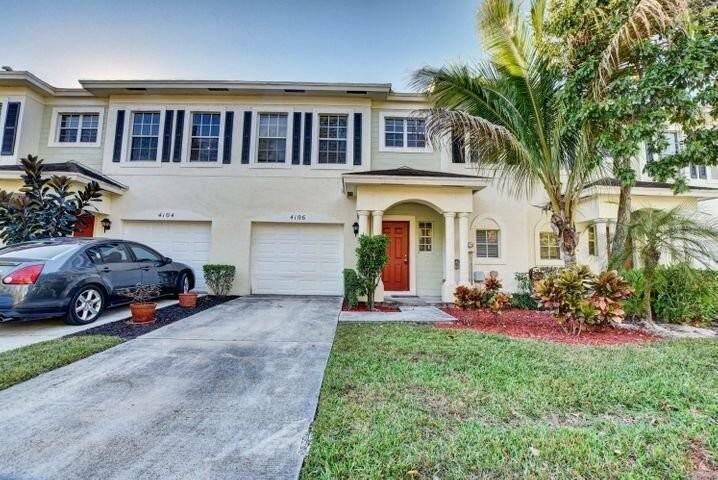 Emerald Vis - Photo 2 of 8