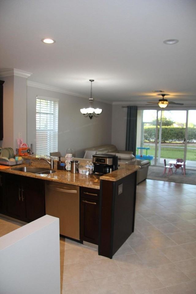 Bellagio Ln - Photo 2 of 8