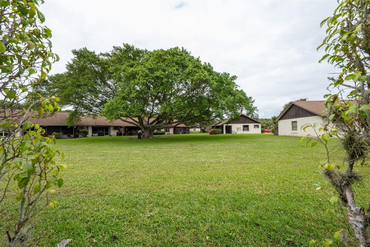 24 Vía De Casas Norte - Photo 2 of 8