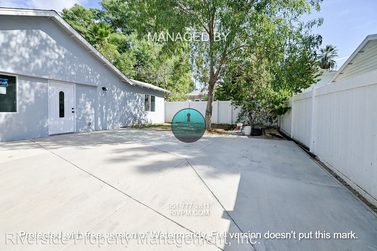 3065 Brockton Ave - Photo 2 of 27