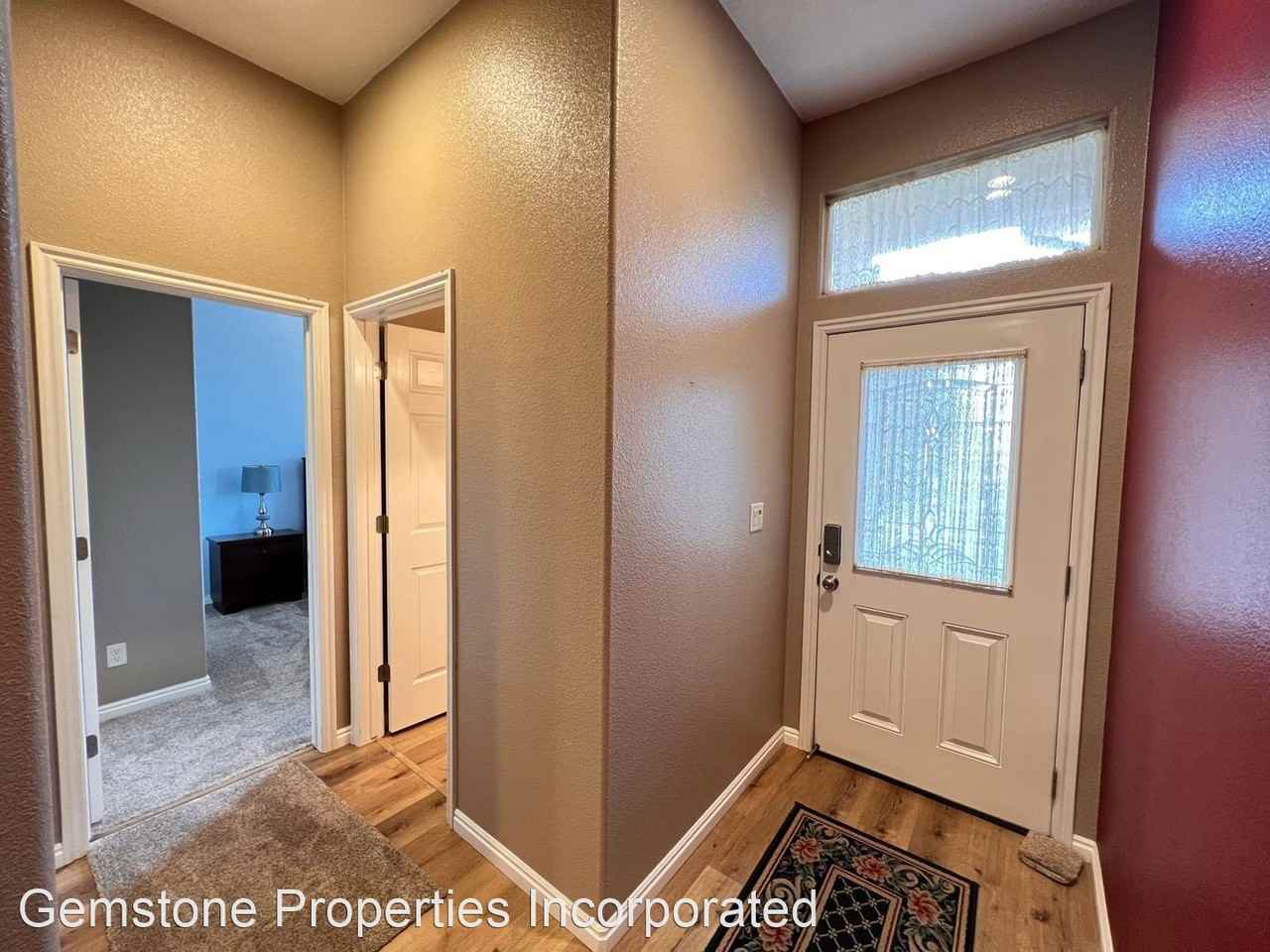 279 N 2530 W - Photo 3 of 22
