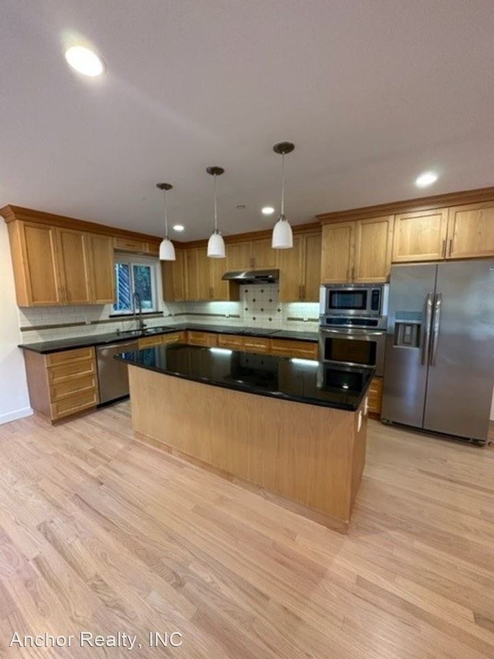 2649 Trousdale Dr - Photo 2 of 25