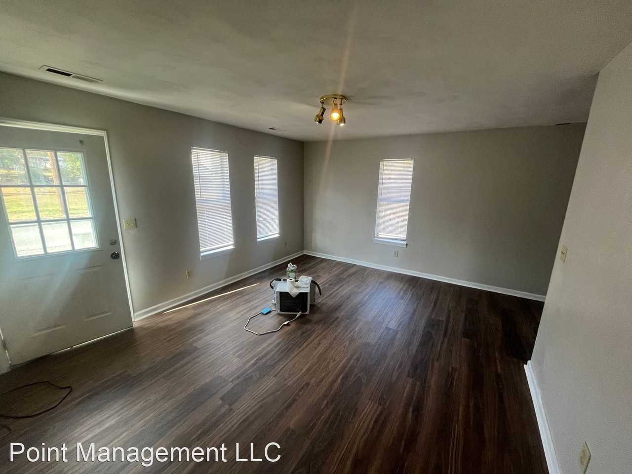 931 17th St NW - Photo 3 of 8