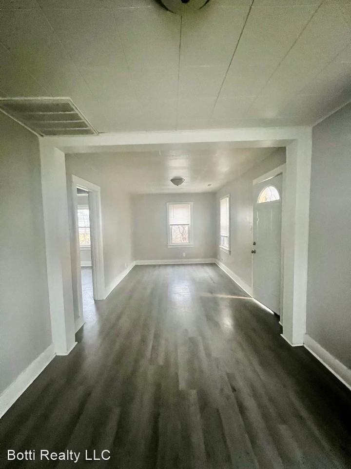 3311 Summerdale Ave - Photo 2 of 8