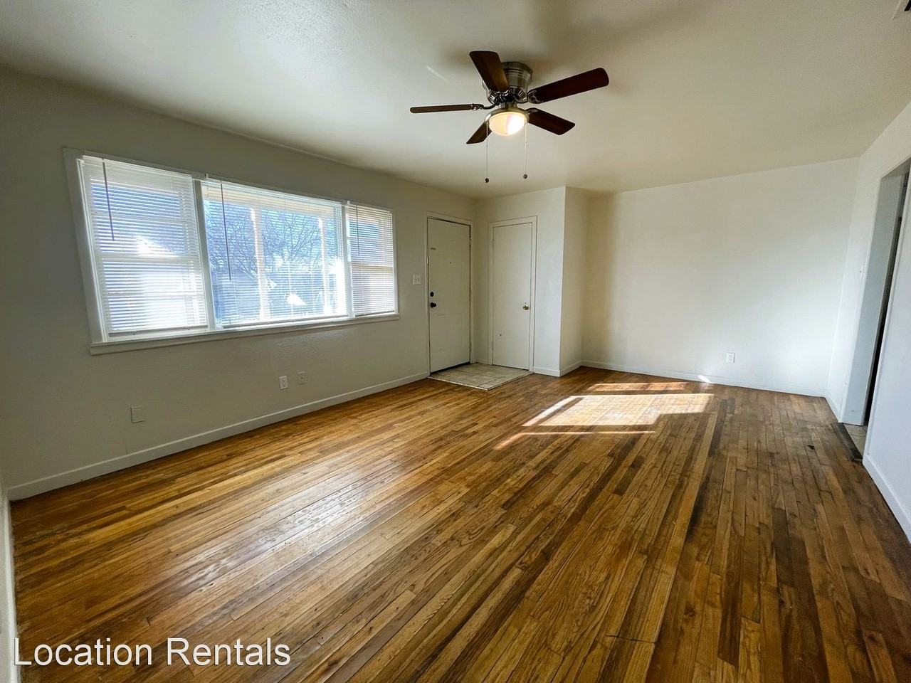 2216 39th St - Photo 3 of 17