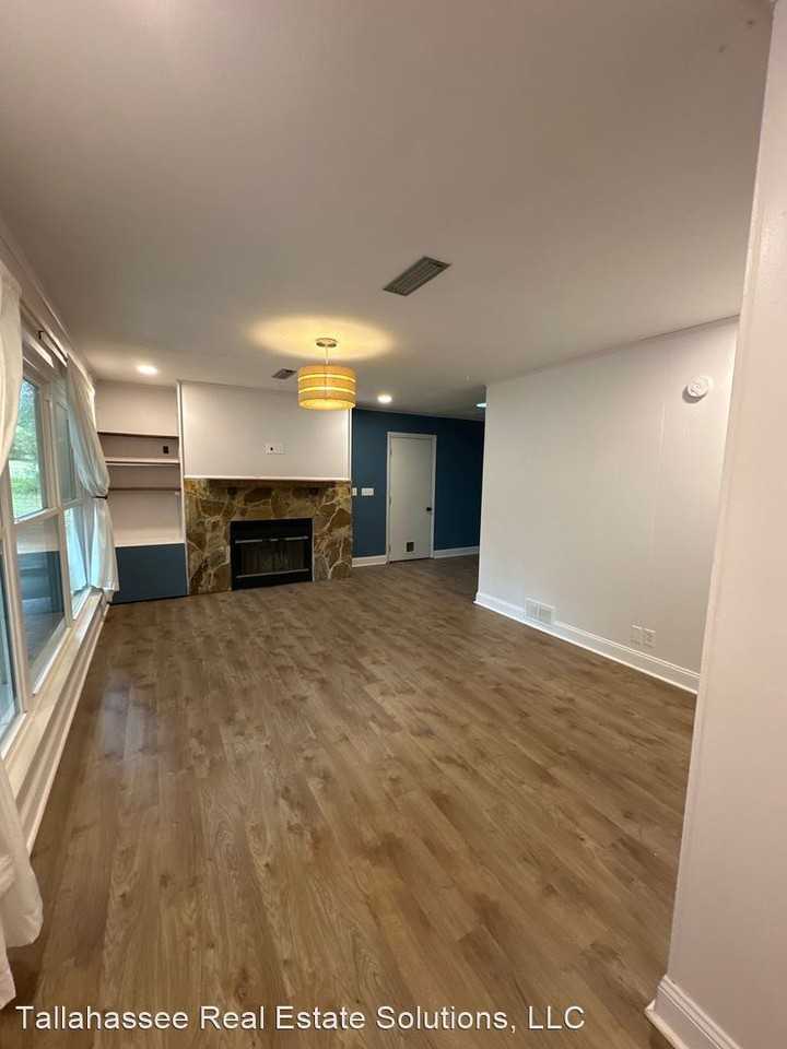 1512 Glenway Dr - Photo 2 of 50