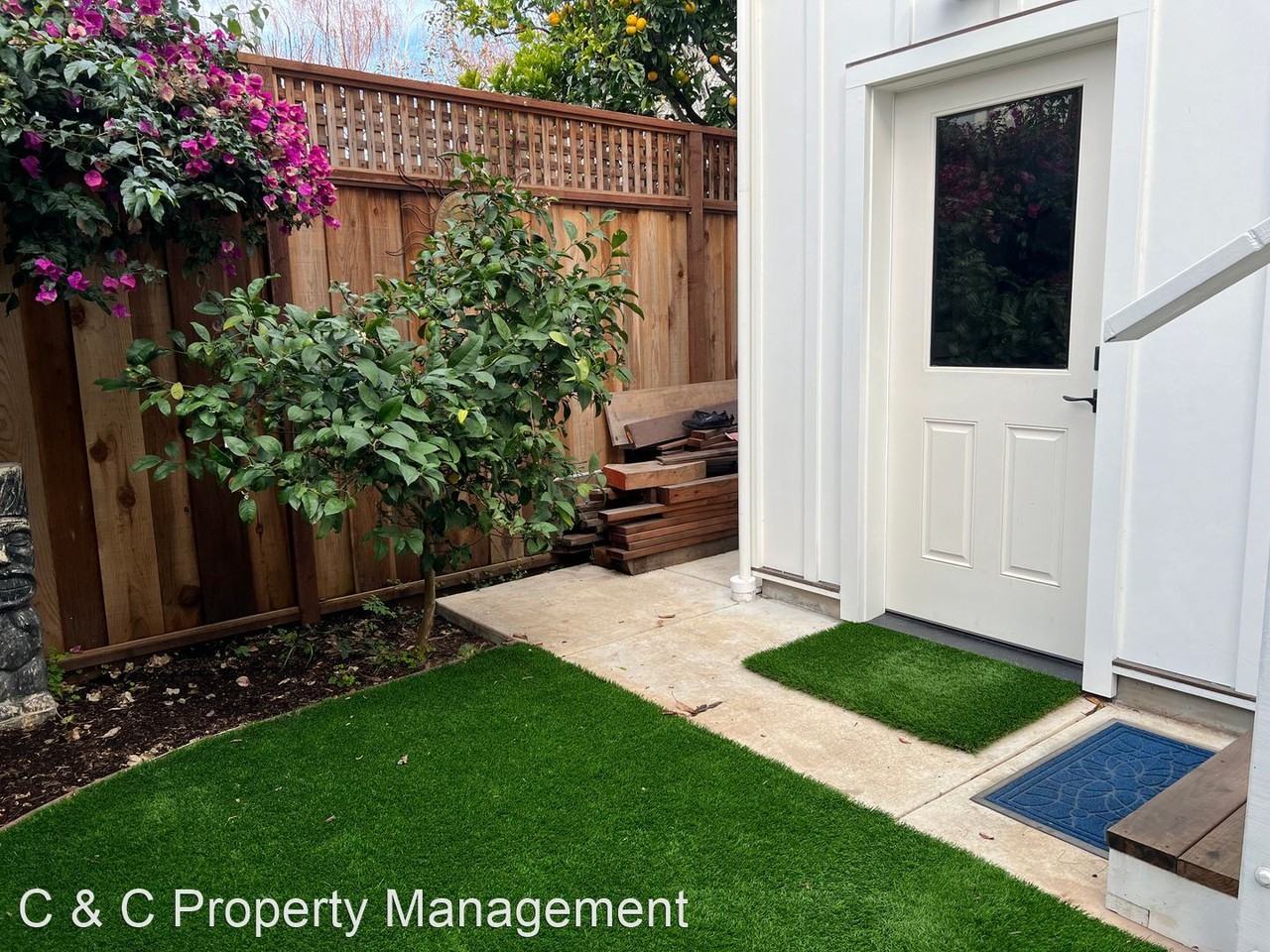 318 Park Ave - Photo 2 of 13