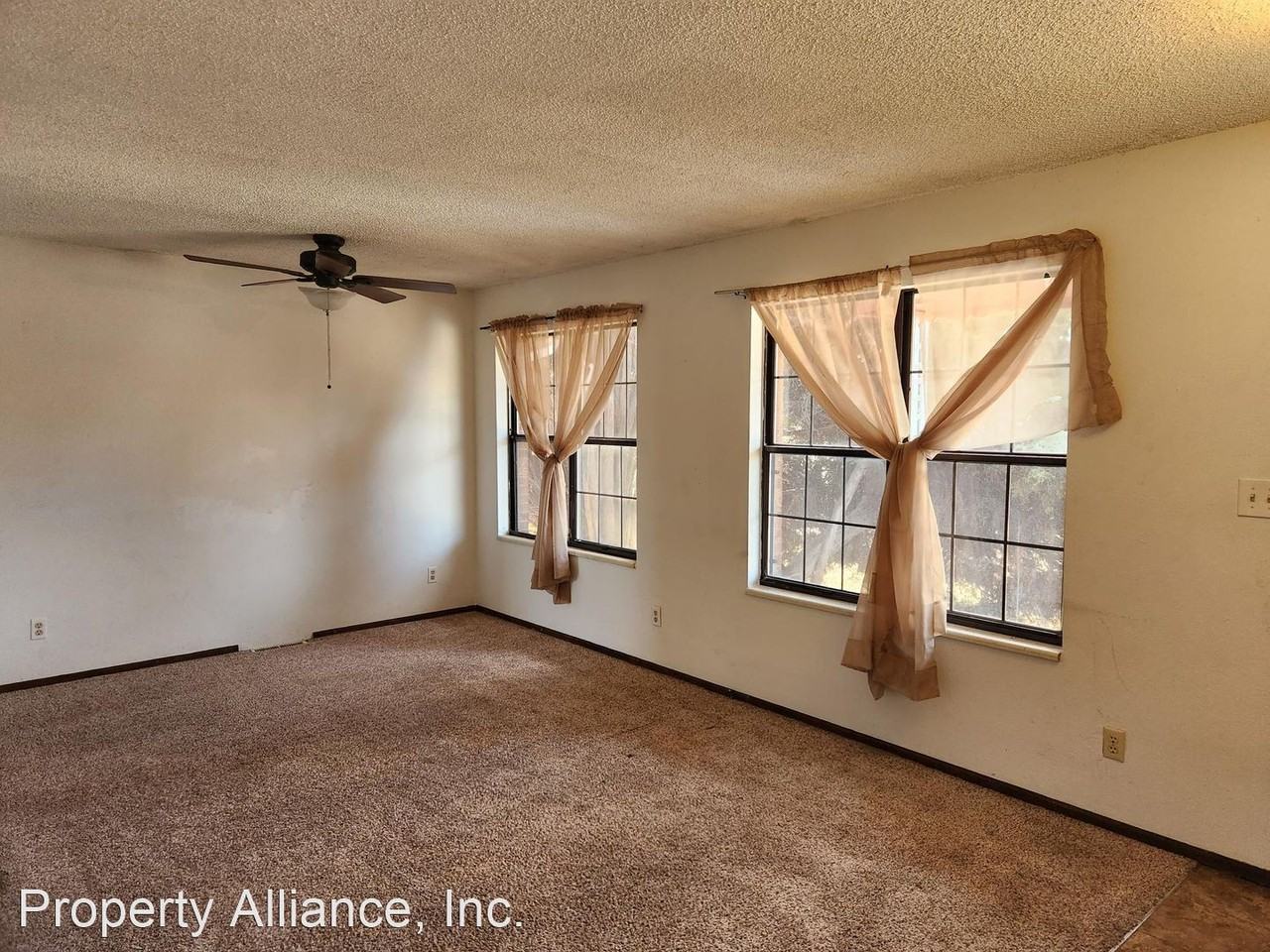 6470 Newcombe Ct - Photo 3 of 14