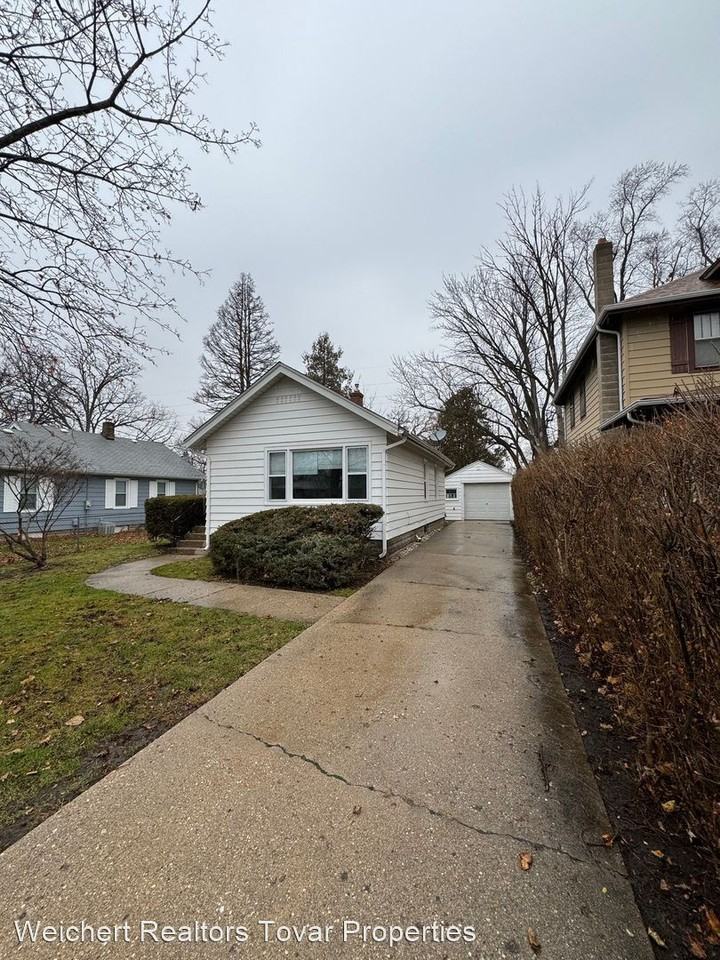 124 Grand Blvd - Photo 2 of 8