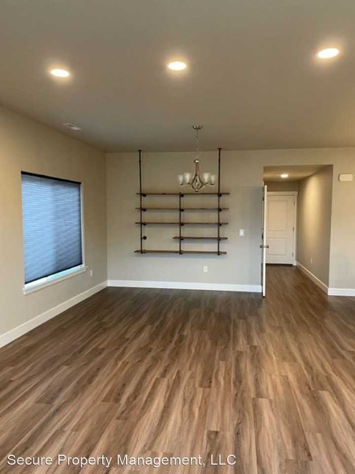 2007 Nw 6th St - Photo 2 of 7