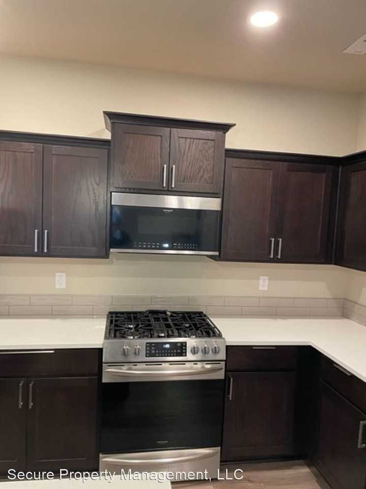 2007 Nw 6th St - Photo 3 of 7