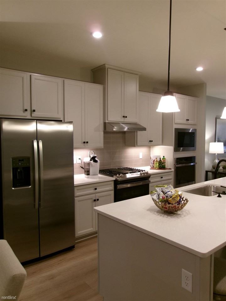 214 Dana Dr - Photo 2 of 21