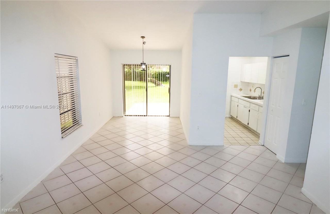 4581 Sw 137th Ct - Photo 3 of 17