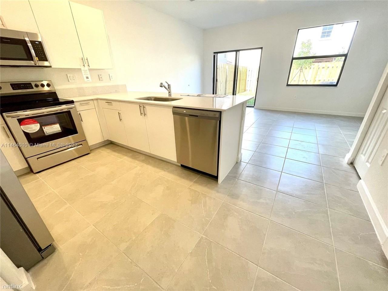 11737 Sw 245th Ter - Photo 3 of 15