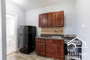 featured image of 6930 N Greenview Ave #209