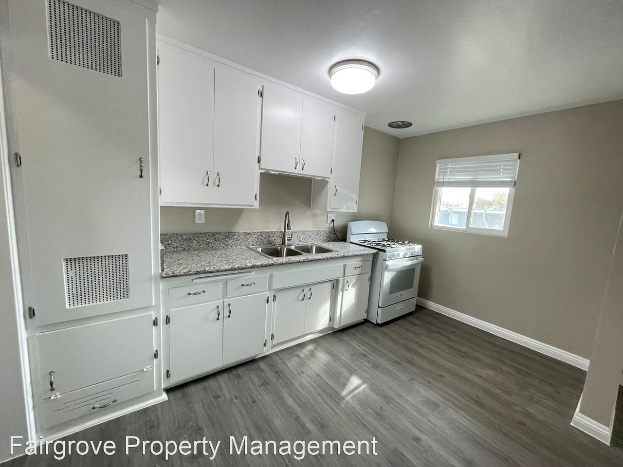 7336 Pickering Ave - Photo 3 of 9