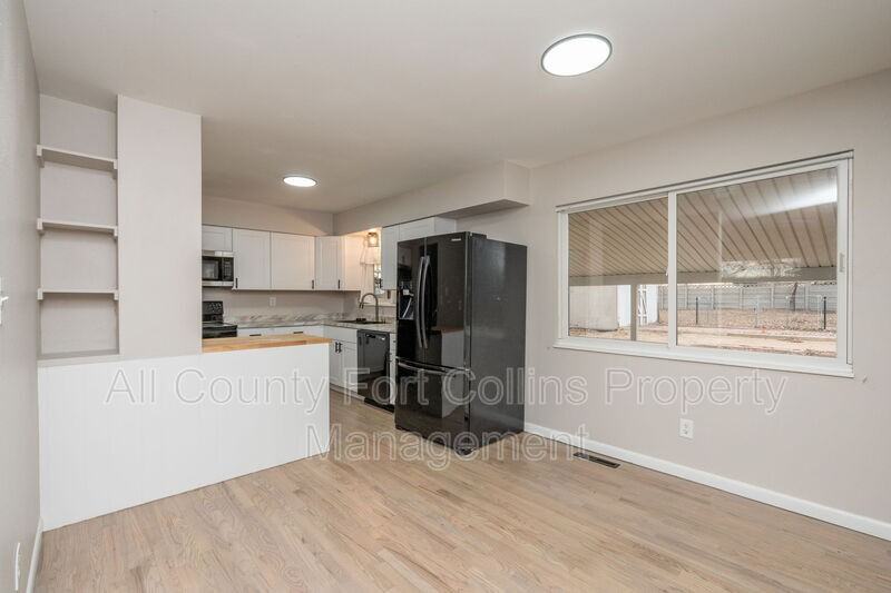 3115 22nd Ave - Photo 7 of 19