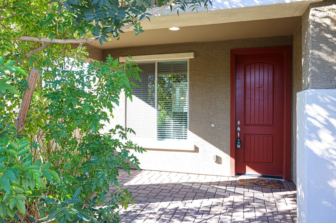 7526 S 28th Pl - Photo 3 of 24