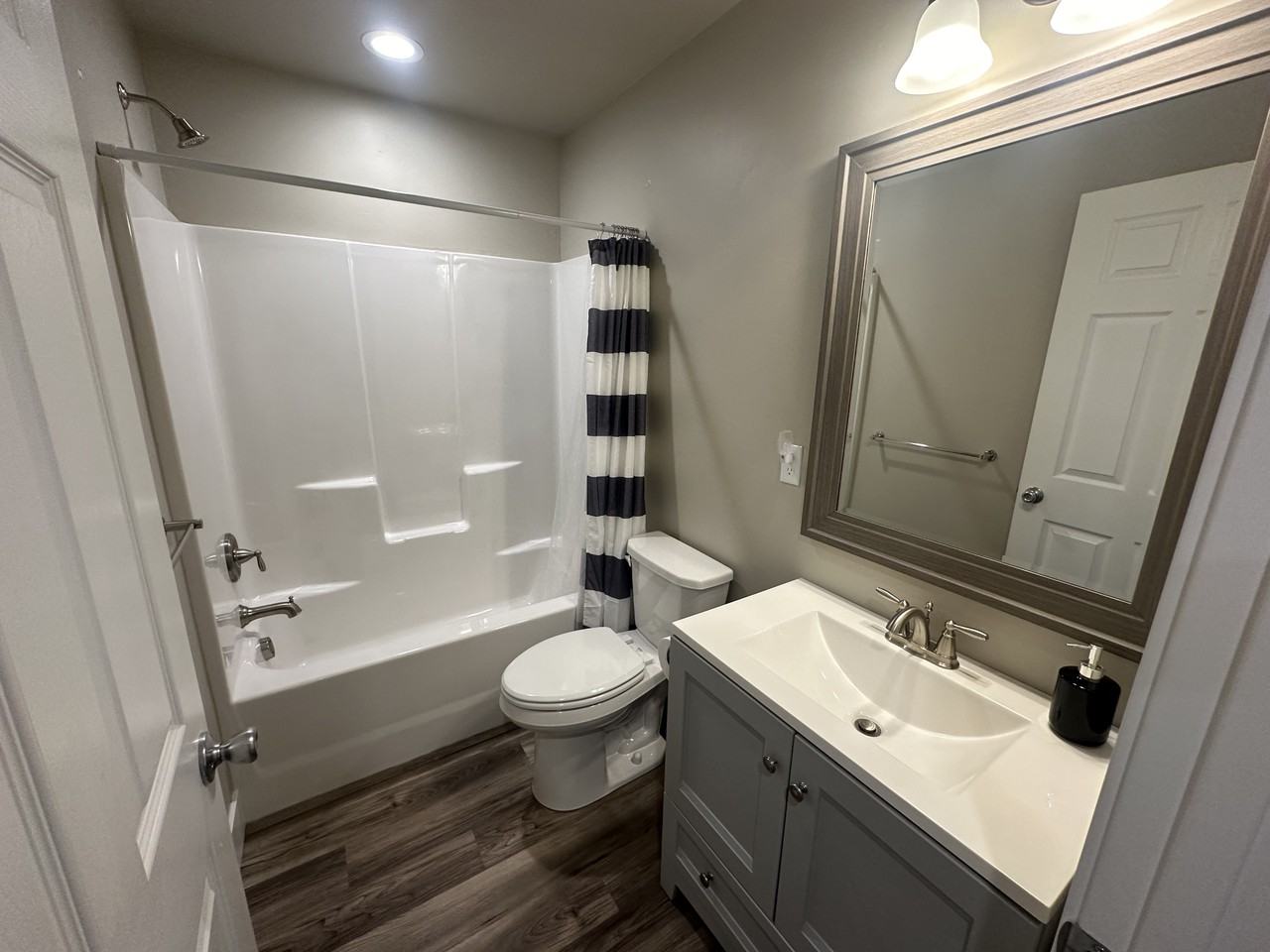 1227 Rose Xing - Photo 3 of 19