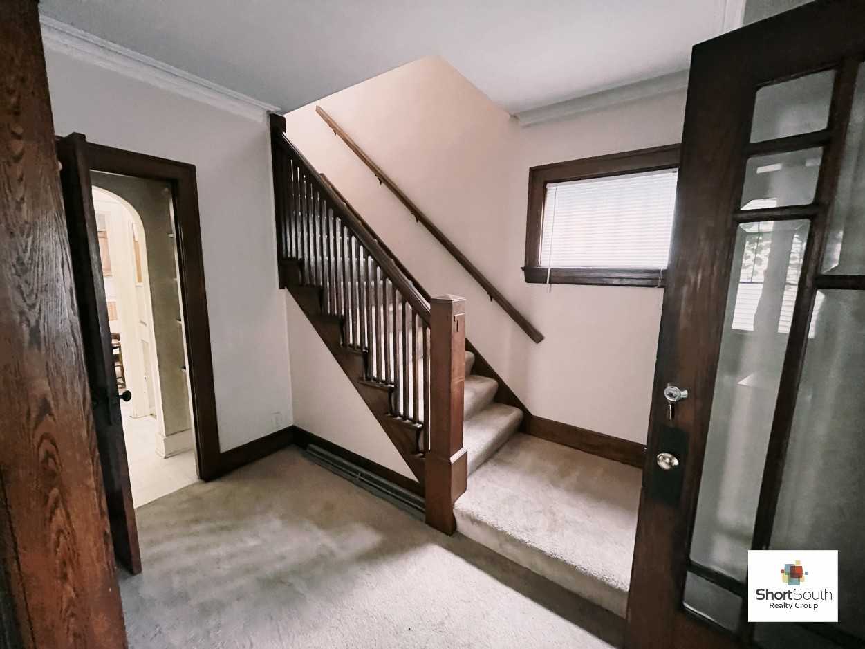 1117 Dayton St Sw - Photo 2 of 18