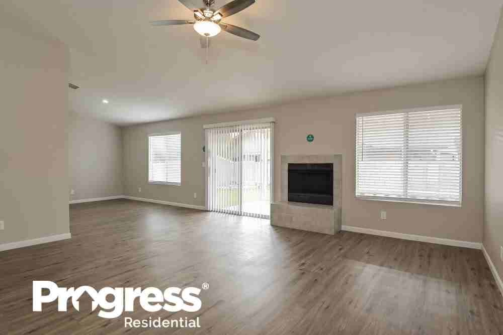 3185 W Avenida Isabel - Photo 3 of 15