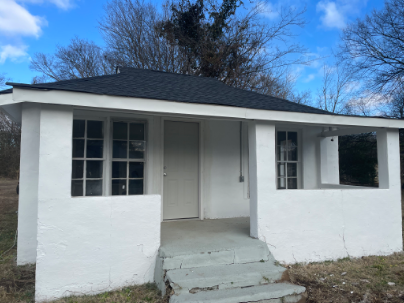 1110 E 20th St - Photo 2 of 11