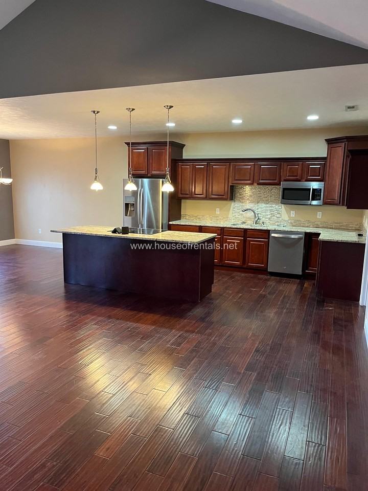 305 South Mcvicker Drive #1 - Photo 4 of 11