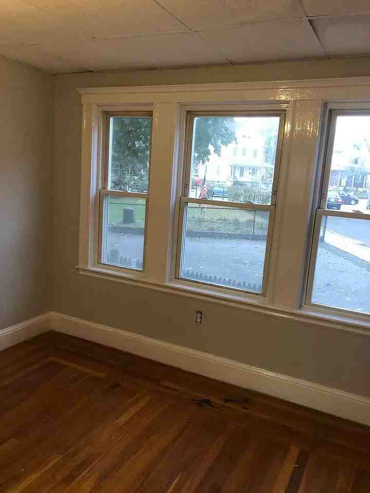 7 Plainfield Avenue - Photo 3 of 9