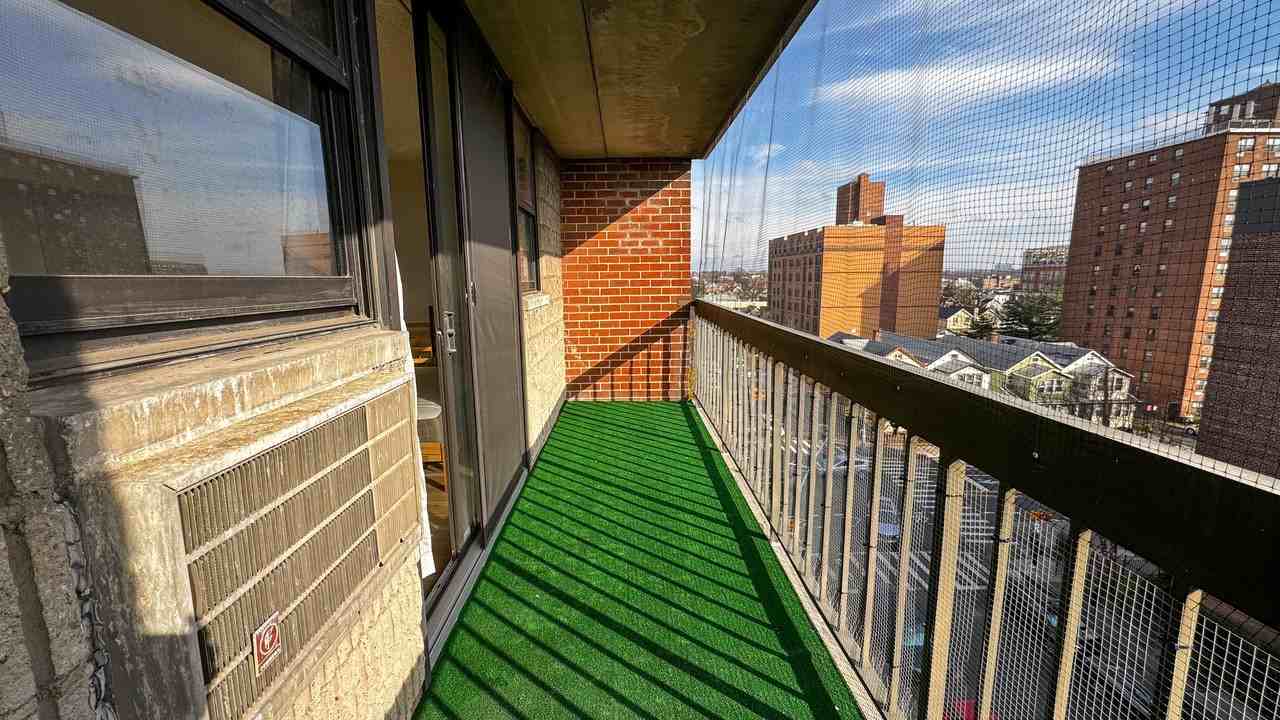 13777 45th Ave - Photo 3 of 4