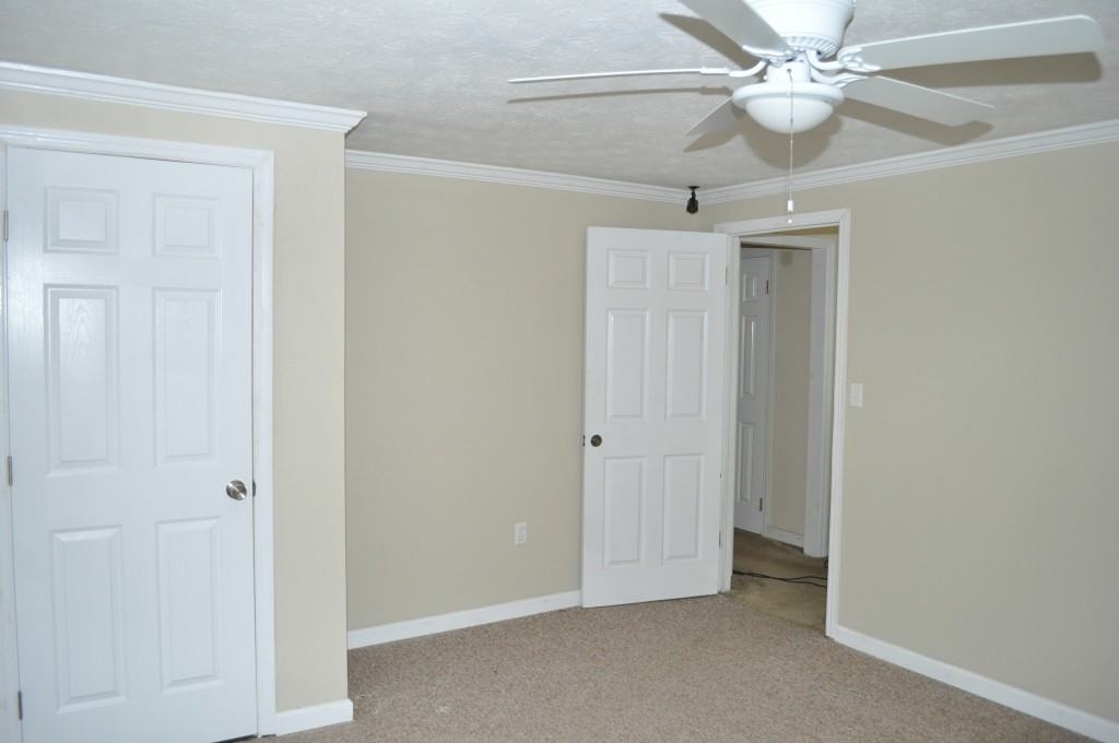 207 Brooker St - Photo 2 of 15