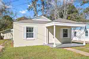 featured image of 554 Mohawk St #1