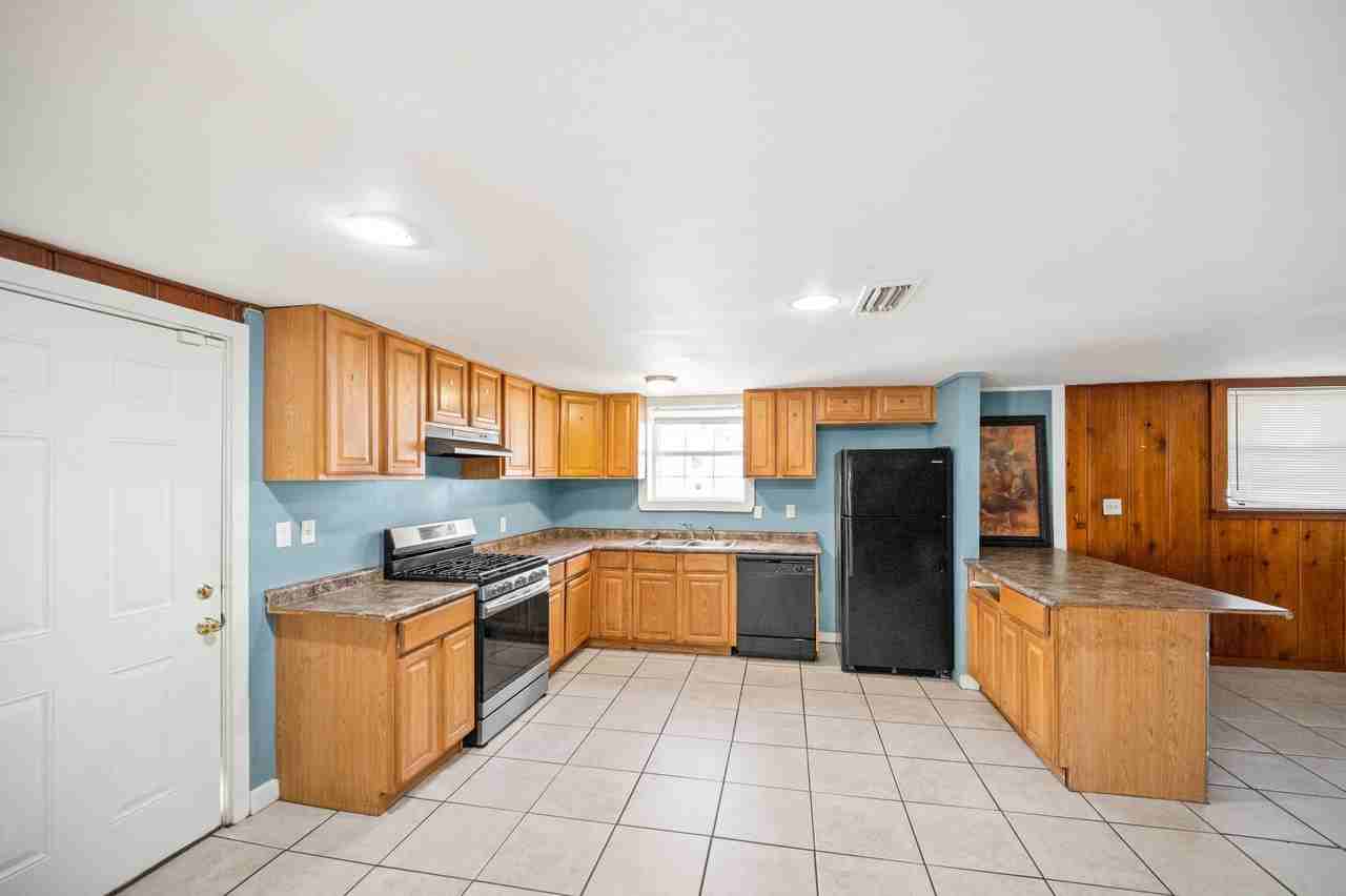 554 Mohawk St #1 - Photo 6 of 14