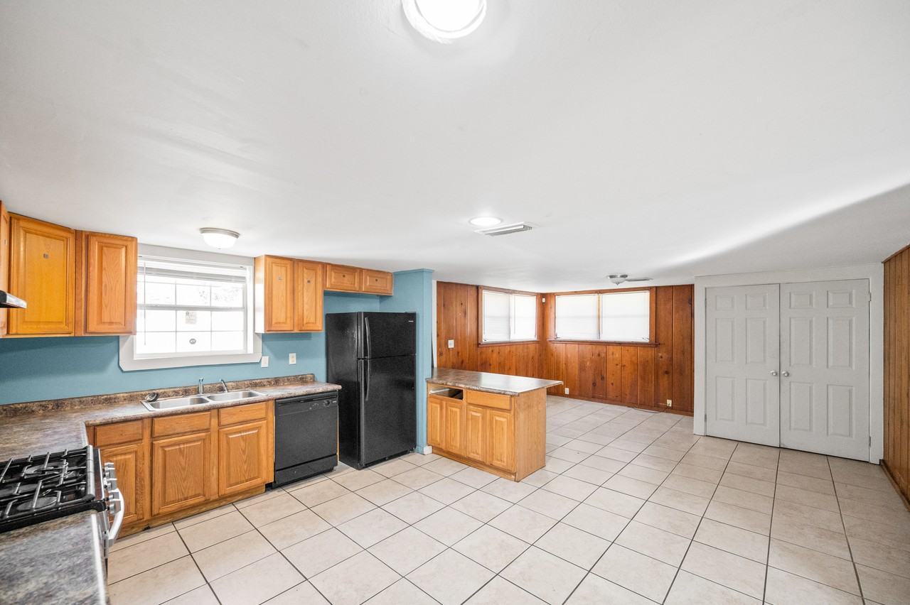 554 Mohawk St #1 - Photo 7 of 14