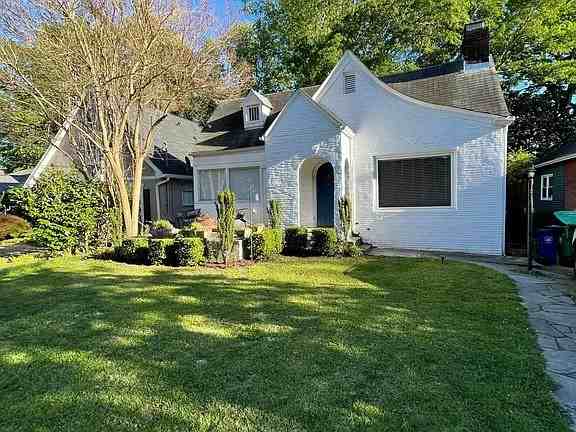 1213 Cameron Ct Ne #1 - Photo 2 of 10