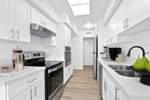 featured image of 1467 Rexford Dr