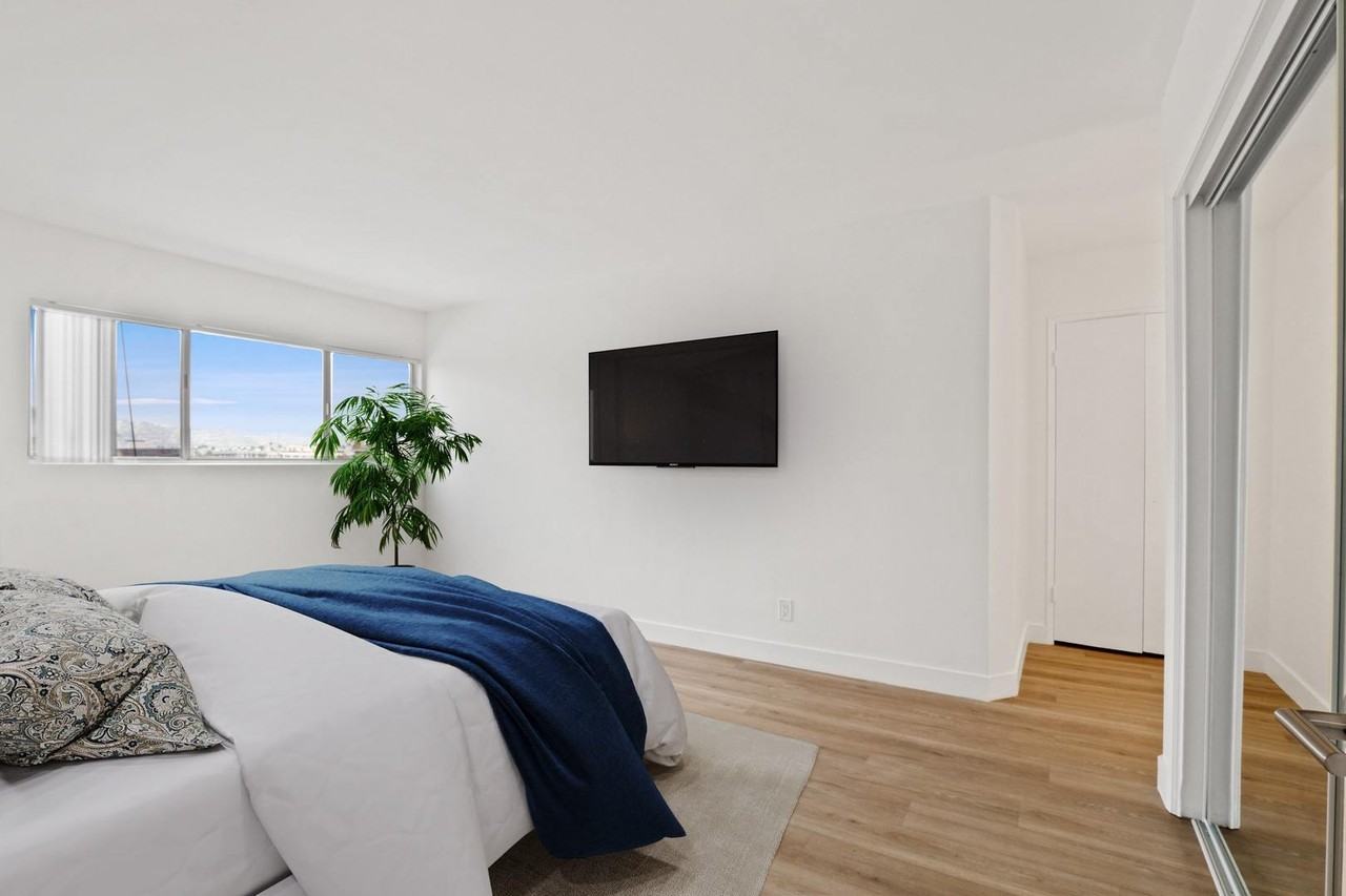 Rexford Drive Apartments - Photo 6 of 50