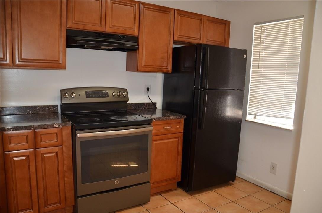 3501 Nw 114th Ln - Photo 2 of 8