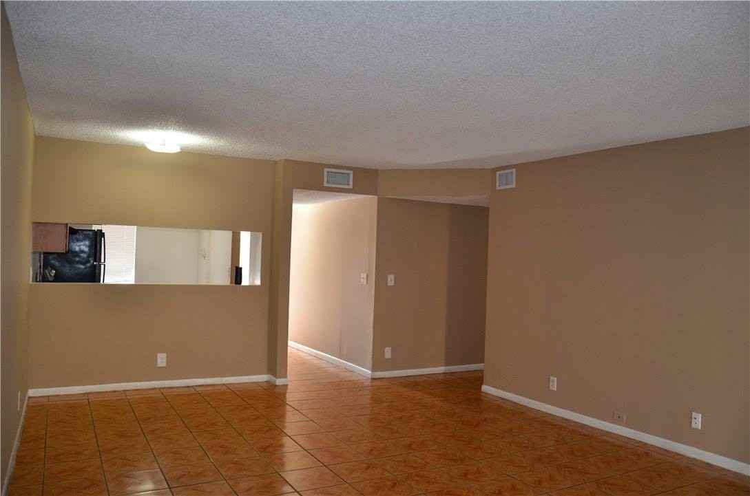 3501 Nw 114th Ln - Photo 3 of 8