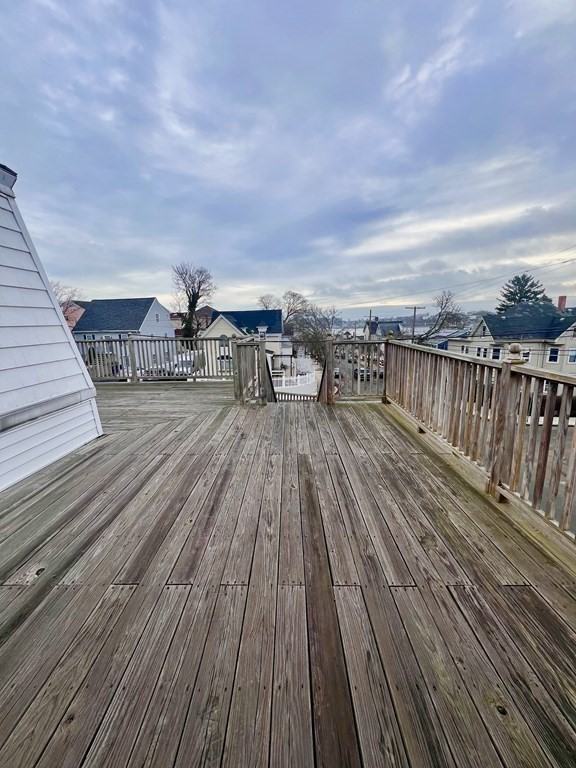 950 Winthrop Ave - Photo 3 of 10