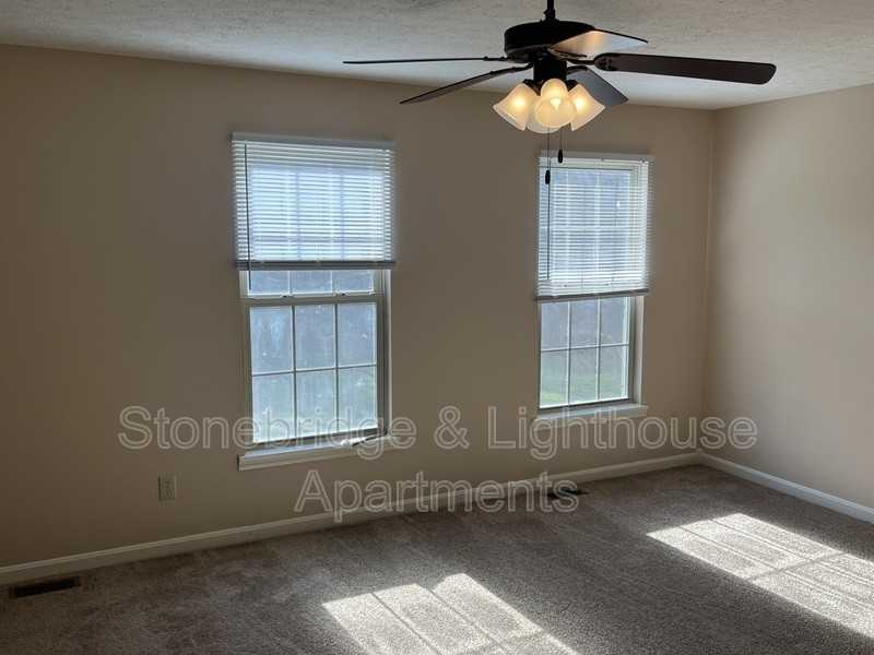 7982 Old Vincennes Rd - Photo 3 of 17