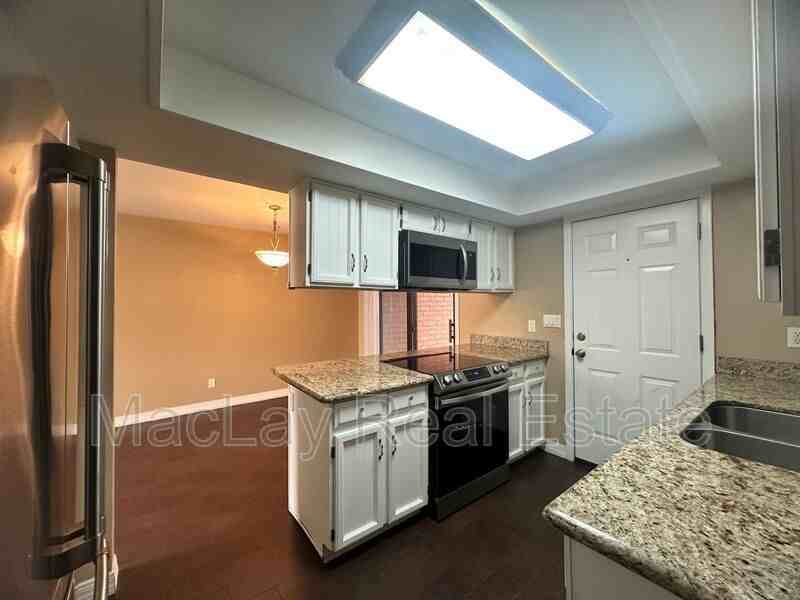 963 N Revere - Photo 2 of 26