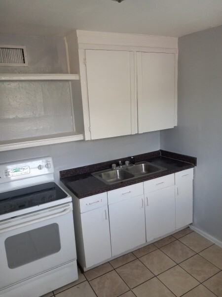 1104 West 29th Street - Photo 2 of 7