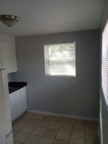 1104 West 29th Street - Photo 3 of 7