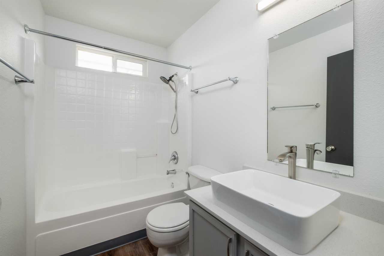 R4 - Midtown II (80 & 90 Burns Street) - Photo 2 of 7