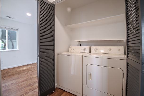 R4 - Midtown II (80 & 90 Burns Street) - Photo 3 of 7