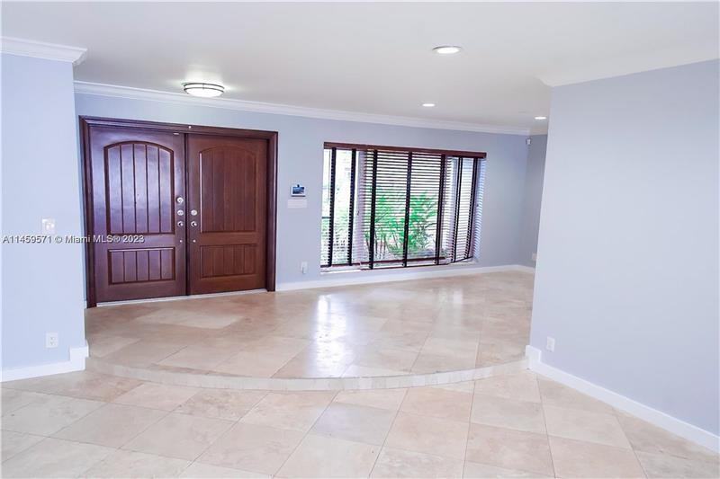 1911 Ne 206th Ter #1911 - Photo 2 of 9