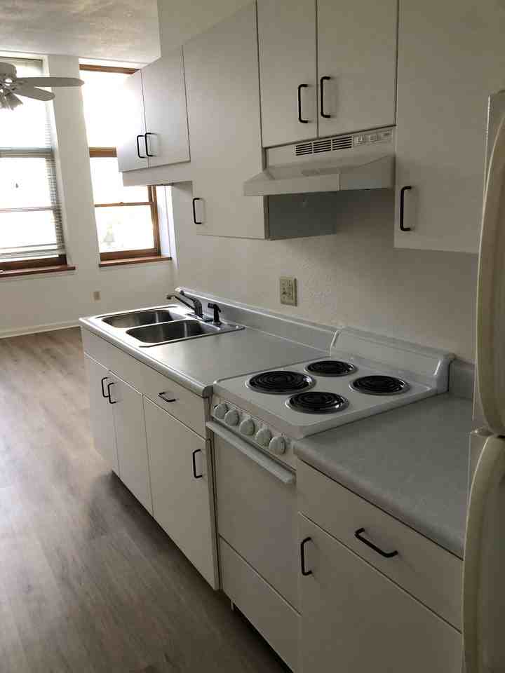 305 Avenue F #10 - Photo 3 of 3