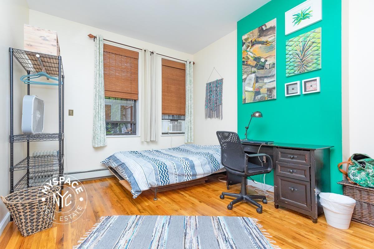 95 Seigel St #1B - Photo 3 of 8