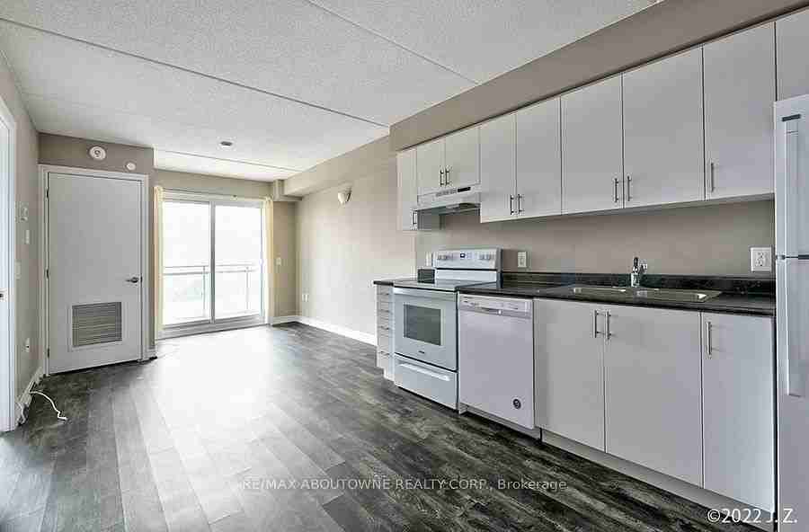 716 Main Street East #912 - Photo 2 of 13